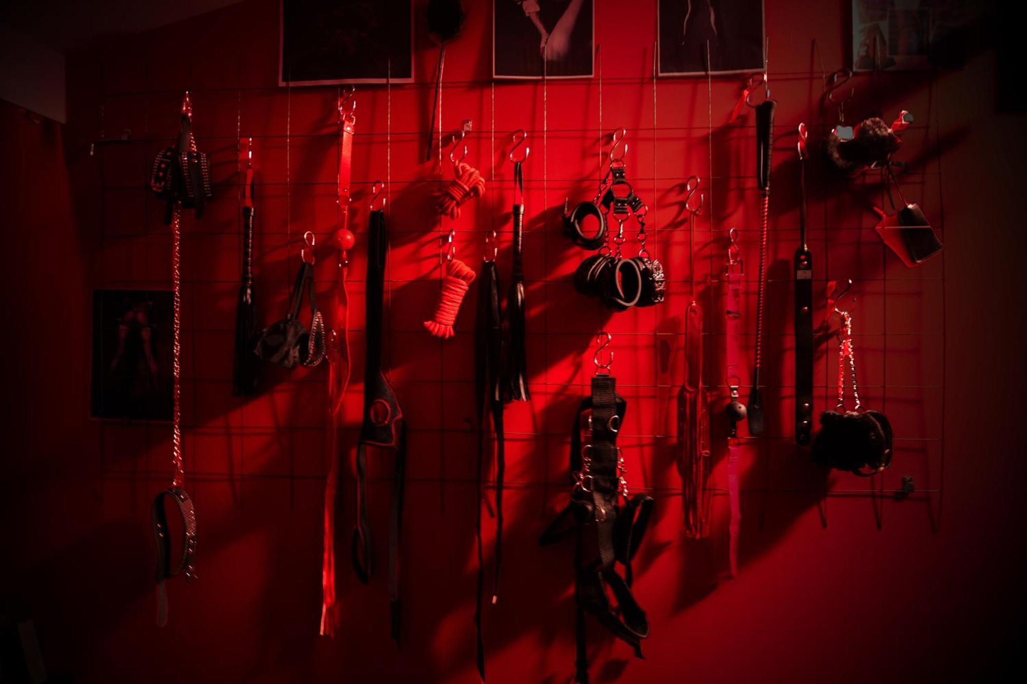 Red Palace Apartament Bdsm بيدغوستيا المظهر الخارجي الصورة