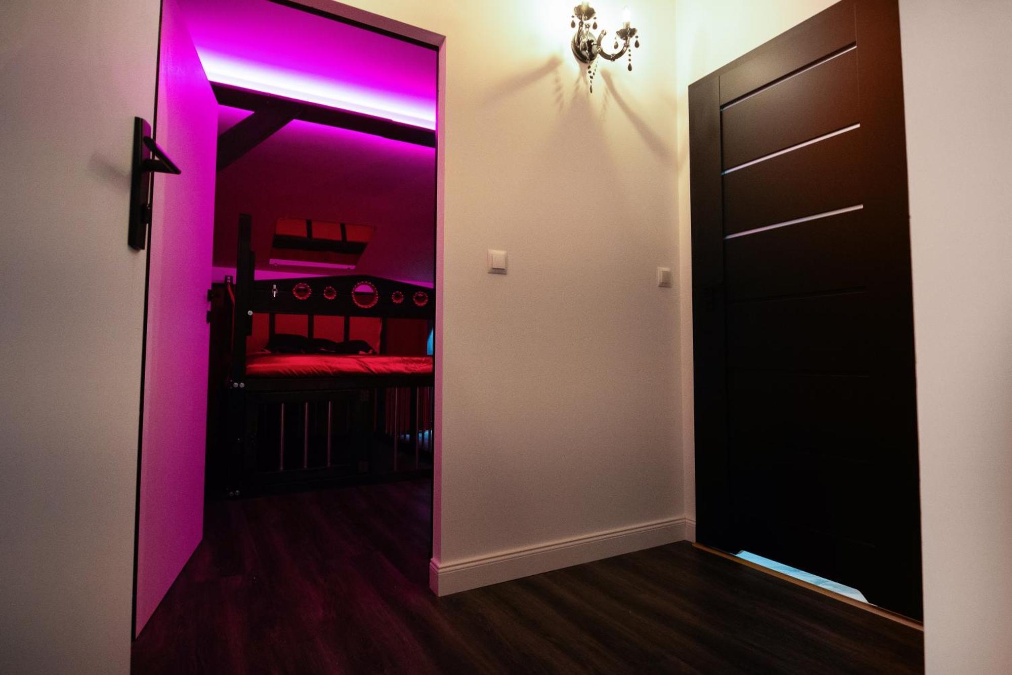Red Palace Apartament Bdsm بيدغوستيا المظهر الخارجي الصورة